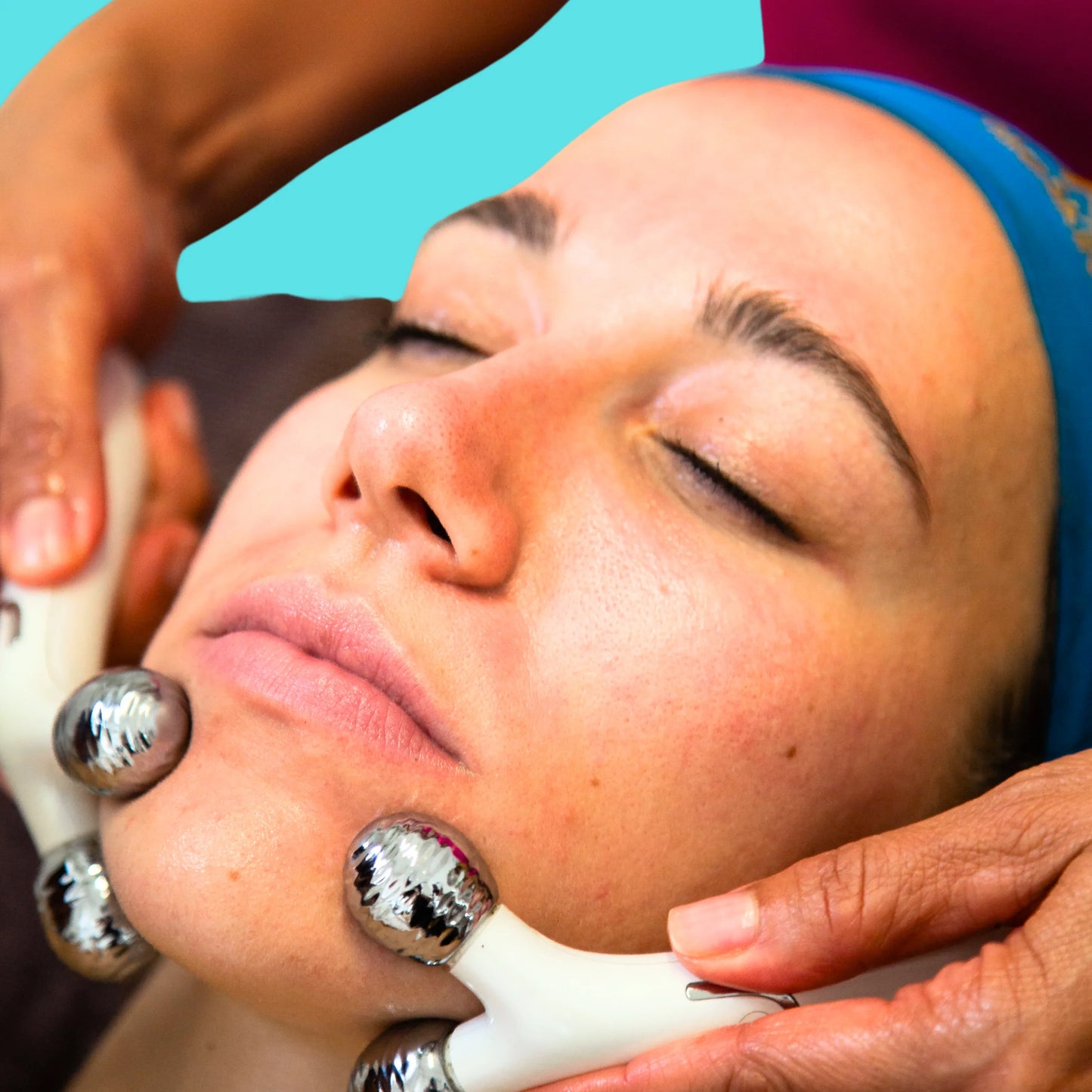 Advanced facial with microcurrent and radio-frequency in London SE1
