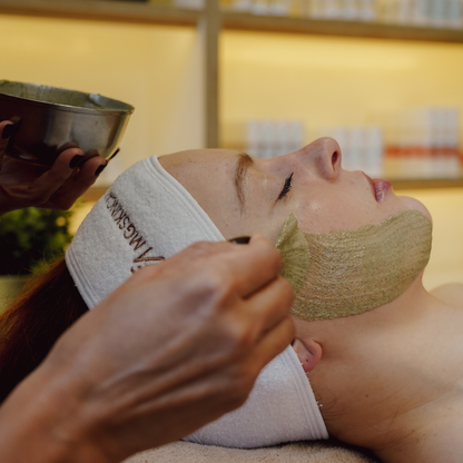 GREEN PEEL - ACID EXFOLIATION - RESURFACING ( 3 DAYS RECOVERING TIME ) approx  ( with combination of skin needling )